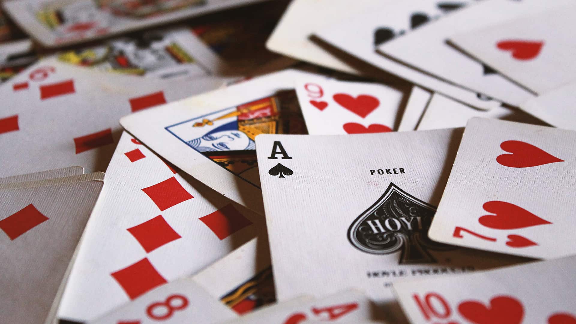 The Magician Simon Ryan Card Tricks